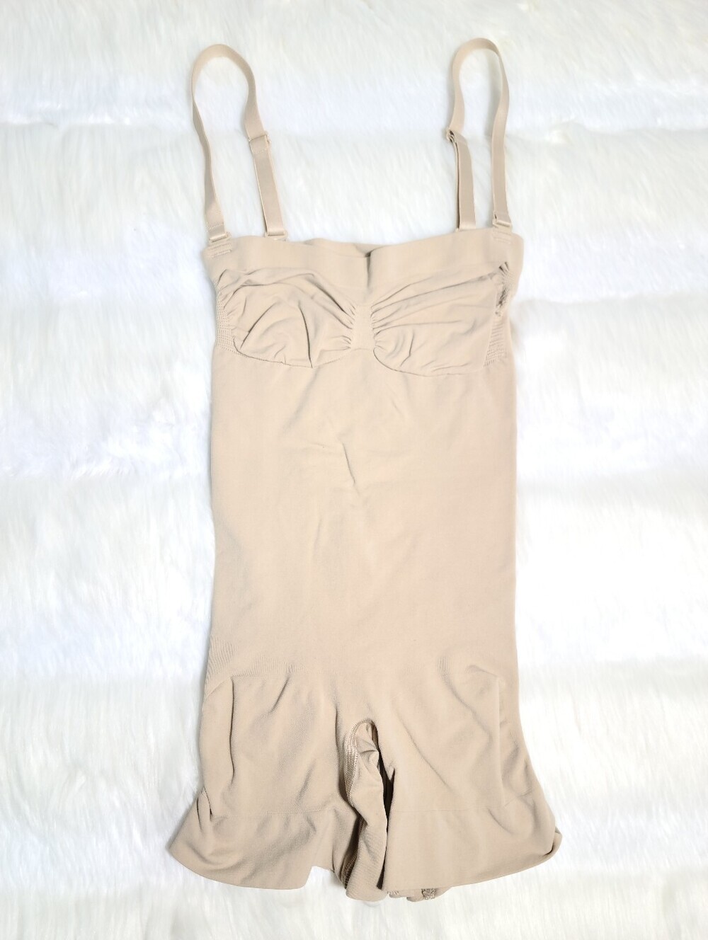 SKIMS Seamless Sculpt Shortie Bodysuit Cream Clay XS NEW